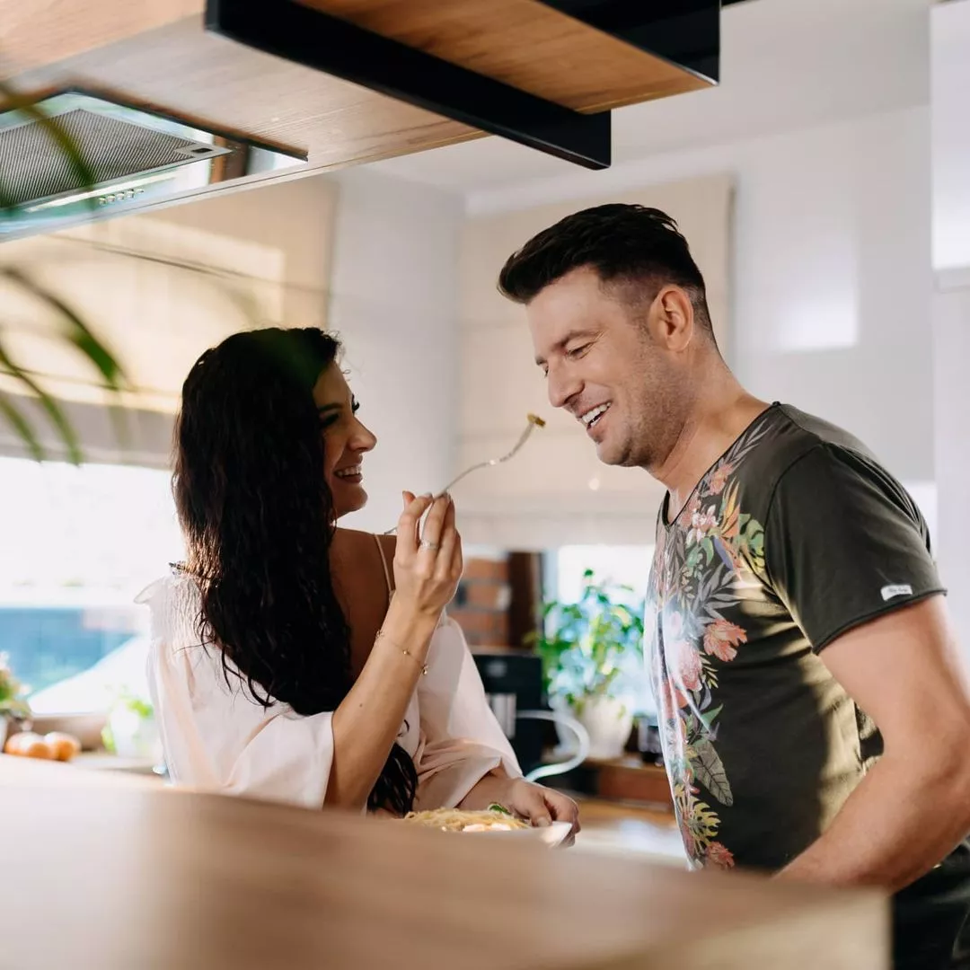 Co za widoki! Gwiazda disco polo - Sylwek z Power Play pokazał się z żoną! Jest piękna!  Między parą widać chemię z daleka!